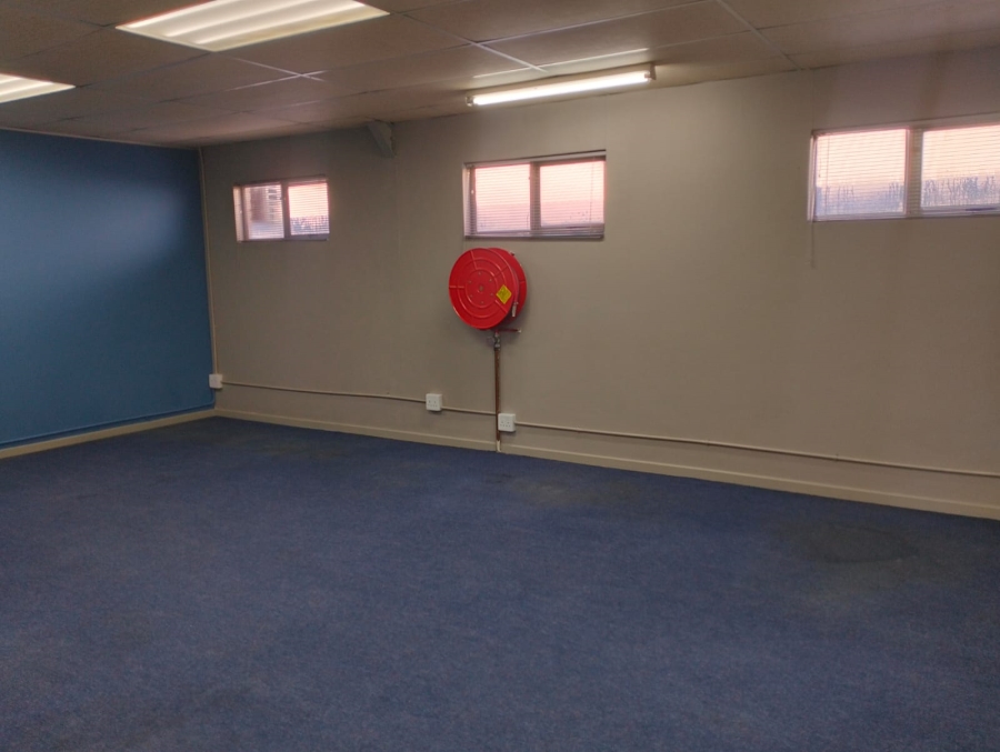 To Let Commercial Property for Rent in Rosenpark Western Cape